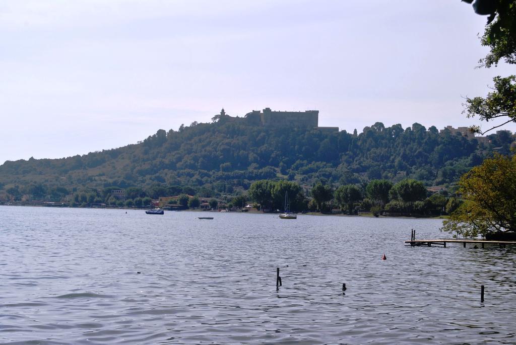 The Lake Chalet Bracciano  Ngoại thất bức ảnh